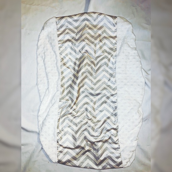 🤍🖤 Grey, White Cream chevron Changing pad cover - Picture 1 of 4